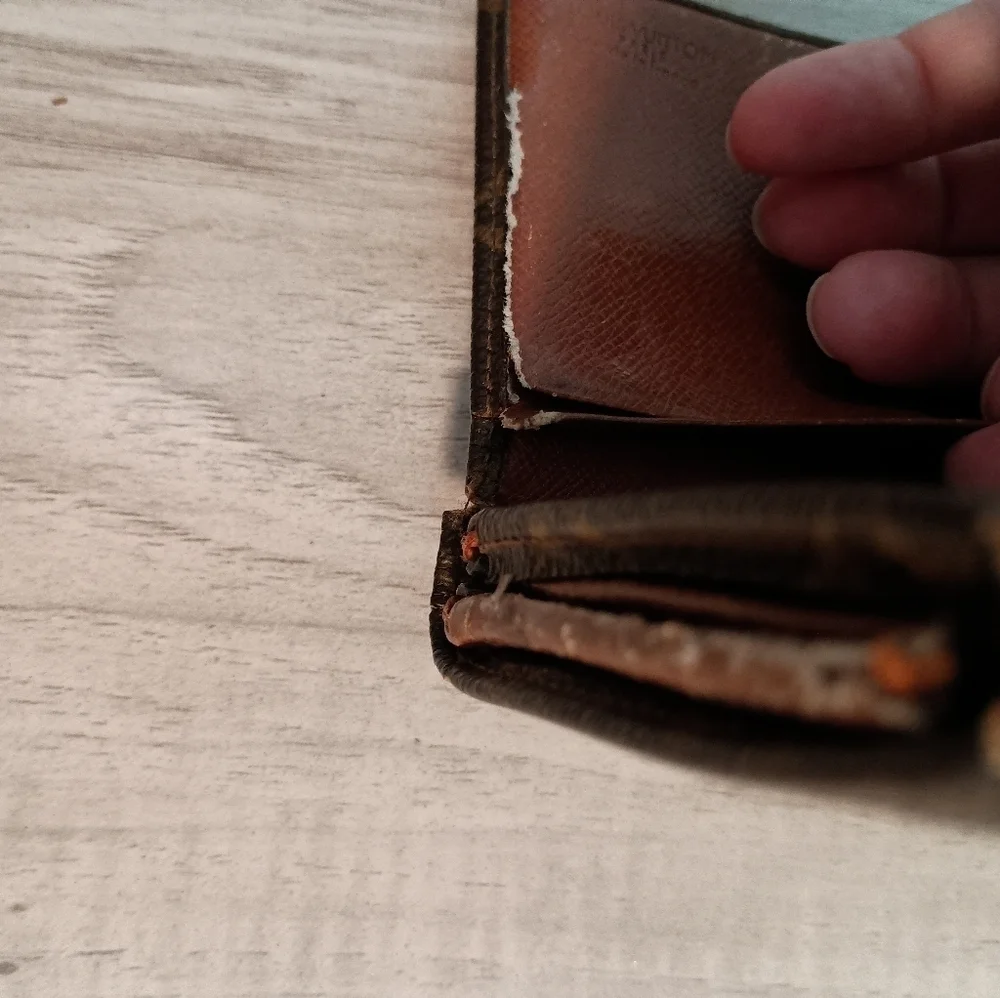 Louis Vuitton Monnaie Monogram wallet